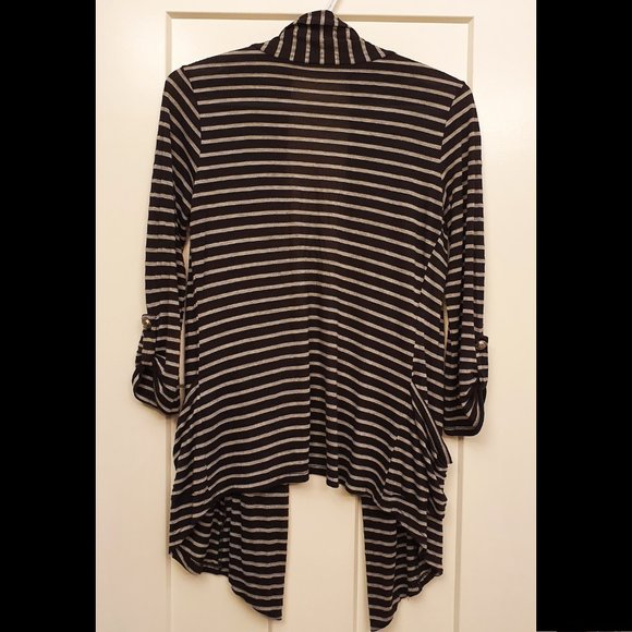 Black and grey stripe 3/4 sleeve blanket cardigan with pockets - Picture 2 of 3